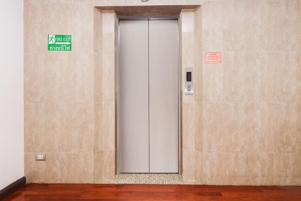 Greenview Ekkamai10 Suite Bangkok Dış mekan fotoğraf
