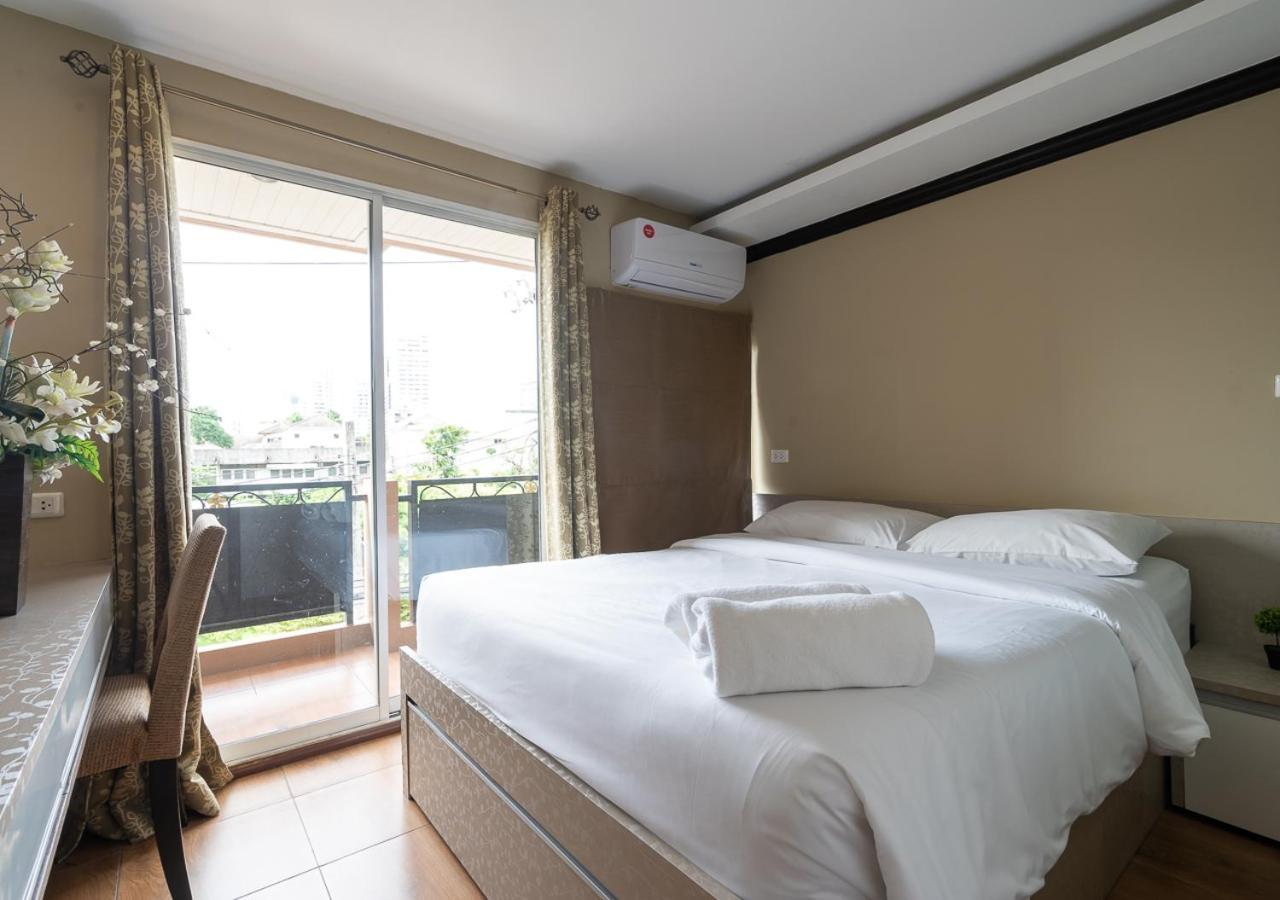 Greenview Ekkamai10 Suite Bangkok Dış mekan fotoğraf
