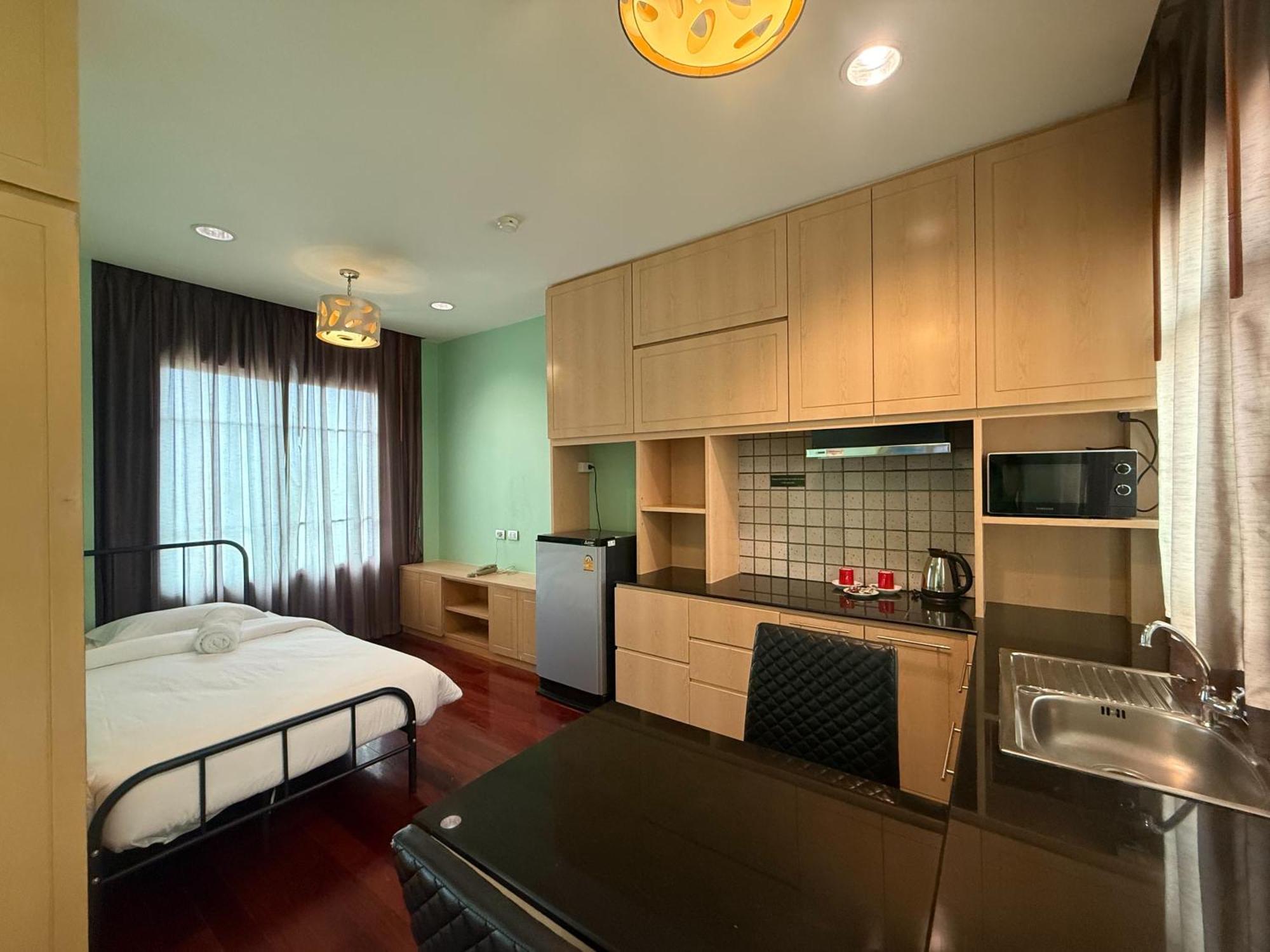 Greenview Ekkamai10 Suite Bangkok Dış mekan fotoğraf