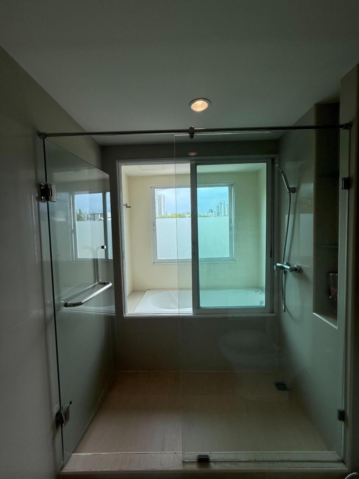 Greenview Ekkamai10 Suite Bangkok Dış mekan fotoğraf