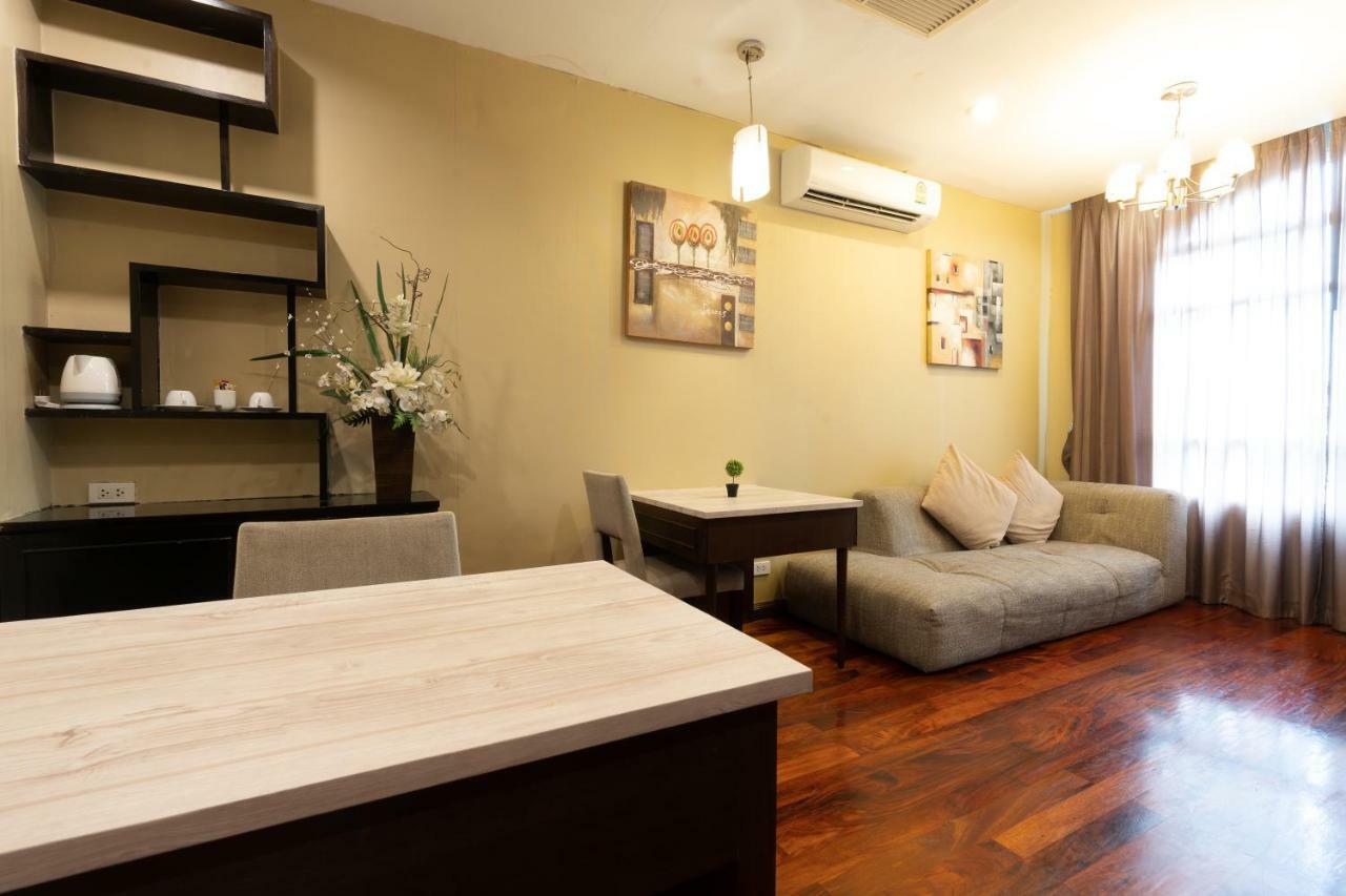 Greenview Ekkamai10 Suite Bangkok Dış mekan fotoğraf