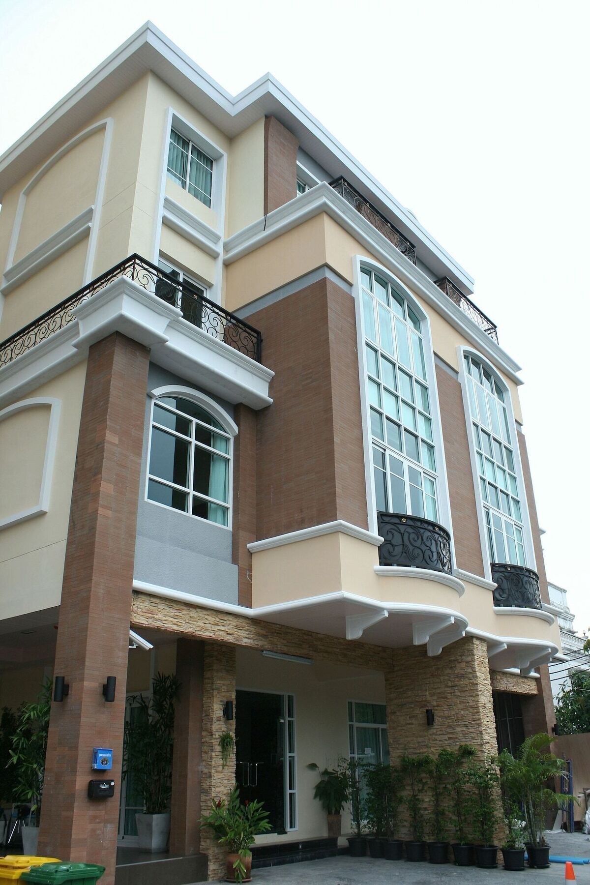Greenview Ekkamai10 Suite Bangkok Dış mekan fotoğraf